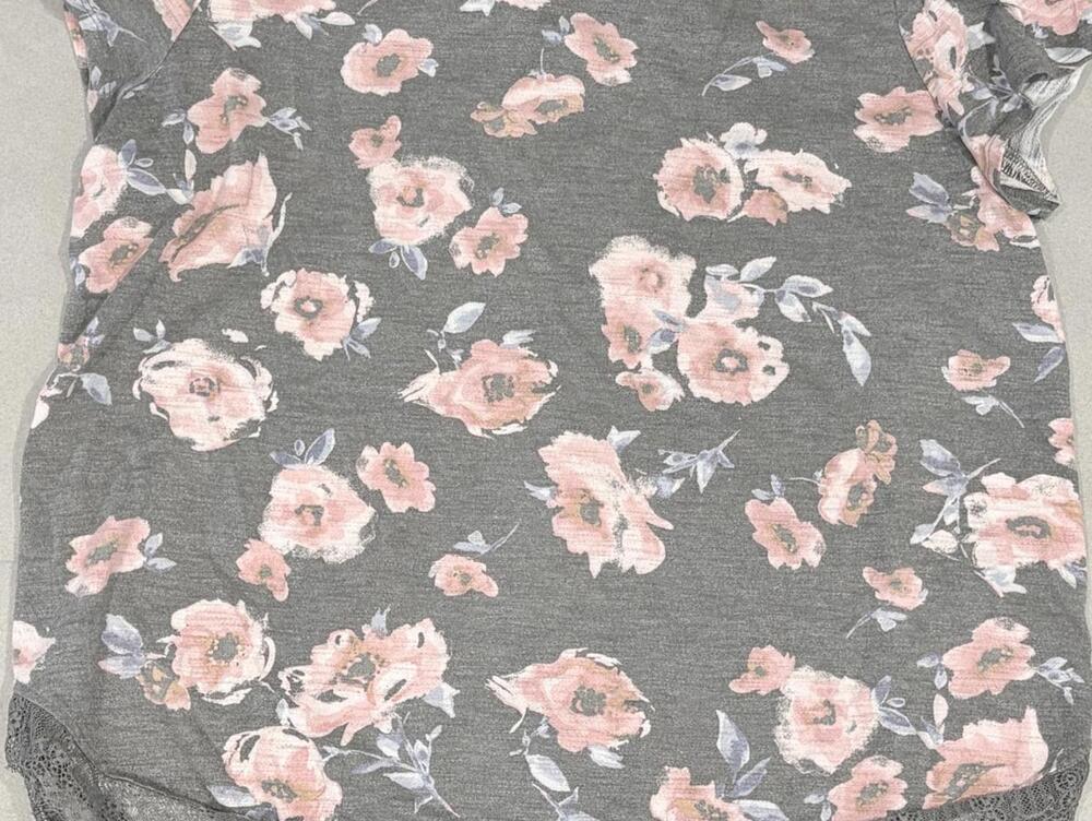 LC Lauren Conrad Gray Floral Print Short Sleeve Top with Lace Hem and Back Tie - Picture 9 of 11
